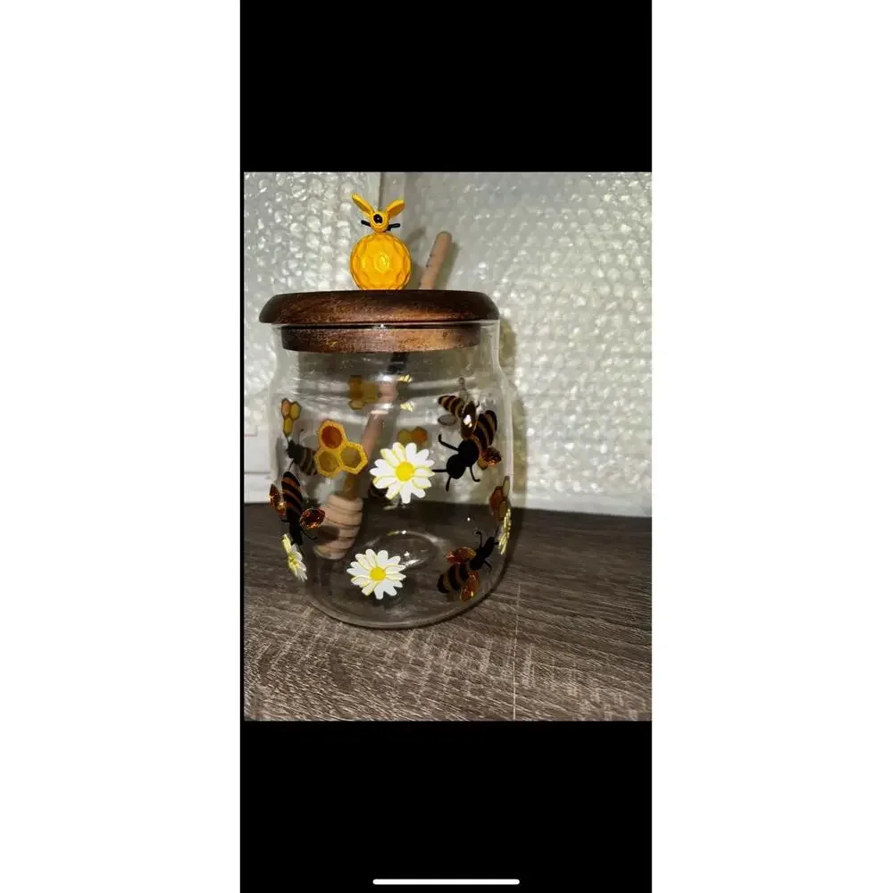 Bumblebee Glass Honey Jar with Wooden Lid and Dipper Daisy‎ 3D Honeycomb Accent